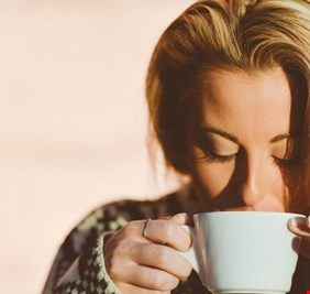 مشروب لذيذ يساعد على جعلنا أكثر ذكاء بفضل أحد مركباته