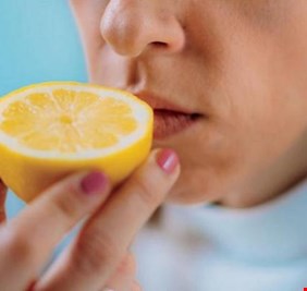 سر فقدان الشم والتذوق لدى مصابي كورونا.. دراسة تحل اللغز