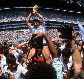 آخر عبارة قالها الأسطورة الكروية مارادونا قبل رحيله