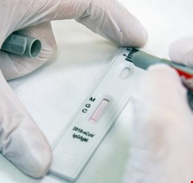 علماء يحددون المصدر الأكثر شيوعا للإصابة بفيروس كورونا