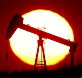 اتفاق أوبك+ يحلق بأسعار النفط لمستويات قبل كورونا