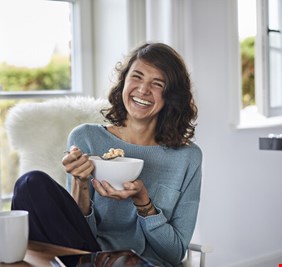 أطعمة تحارب الاكتئاب وتجعلك سعيدا