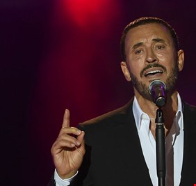 أخيرا.. كاظم الساهر يوافق على نشر كتاب يروي مسيرة حياته