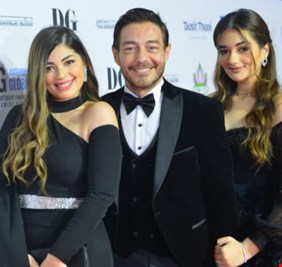 أحمد زاهر غاضبا: 