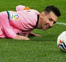 ميسي يكشف عن الوظيفة التي يرى بها نفسه بعد اعتزاله