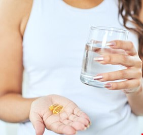 ما هي الكمية التي يجب تناولها من فيتامين الشمس لتجنب المخاطر الصحية؟