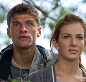 توماس مولر وزوجته يديران مشروعا 