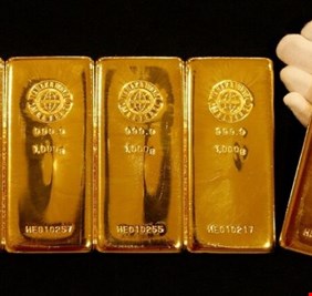 أسعار الذهب نحو تحقيق أفضل أداء سنوي في عقد