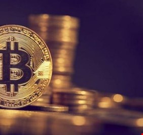 بيتكوين تعتلي قمة جديدة في 24 ساعة.. إلى أين يتجه الذهب الرقمي؟