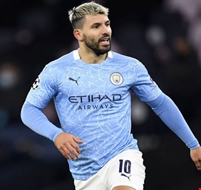 برشلونة يسعى لضم أغويرو مجانا