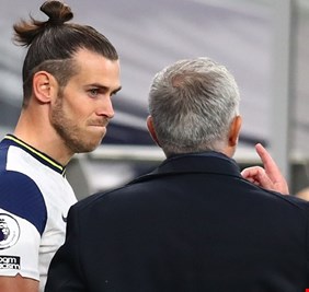 جوزيه مورينيو يصدم غاريث بيل