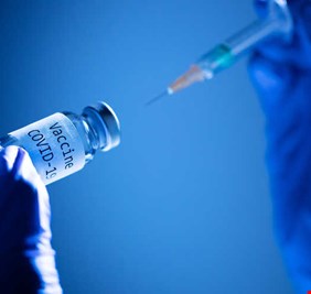 هل سيمنع العراقيون المتعافون من كورونا من تلقي اللقاح؟.. الصحة توضح وتتحدث عن اجتماع هامٍ اليوم