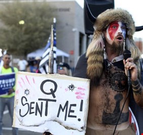 أين العاصفة؟ .. دعاة نظرية مؤامرة QAnon المؤيدة لترامب يشعرون بالارتباك بعد تنصيب بايدن الهادئ