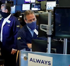 ختام الأسواق.. الأسهم الأمريكية تتمسك بآمال 