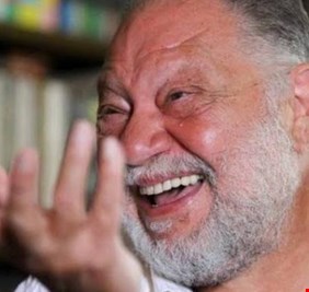 فنان مصري يغلق الباب في وجه يحيى الفخراني.. والسبب 