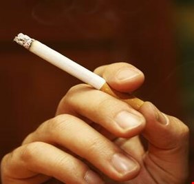 عادة شائعة أشد خطرا من تدخين السجائر