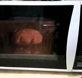 احذر تسخين الخبز.. كوارث صحية و