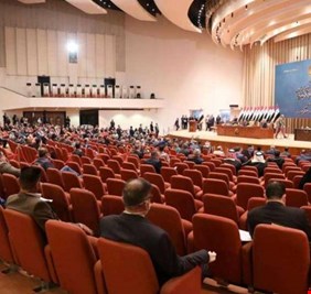 بالفيديو .. نائب عراقي يهدد بـ