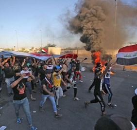 تقرير يرجح عودة التظاهرات الاحتجاجية إلى شوارع المدن العراقية.. ويحدد سببين لذلك!