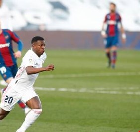 هل يعتقد حقا أنه نيمار؟