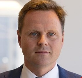 السفير البريطاني : الكاظمي لعب دوراً إيجابياً لتخفيض التصعيد بين أميركا وإيران والهدنة ستستمر