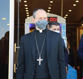 بعد وصوله إلى النجف.. وفد بابا الفاتيكان يلتقي مع مكتب المرجع السيستاني