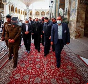 وفد الفاتيكان يزور مرقد الامام علي (ع)