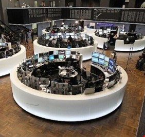 الأسهم الأوروبية تغلق عند أعلى مستوى في عام بدعم من مكاسب السلع