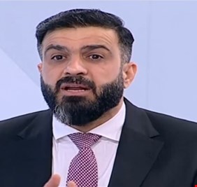 الكربولي ينزل من (باص الحلبوسي) ويصرخ في تغريدة (سياسية): سائق الباص يقلقنا