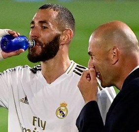 هل يشارك بنزيما أمام أتلانتا؟.. إجابة غريبة من زيدان