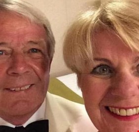 بعد 25 سنة زواج .. مسنة تطعن زوجها حتى الموت لسبب غريب