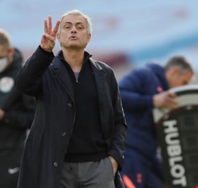 12 يوما تقرب مورينيو من الإقالة الثالثة على التوالي