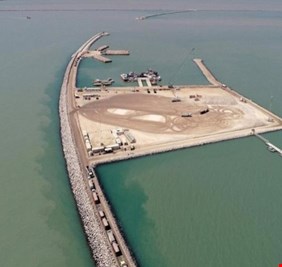 السكك تعرض مشروع الربط بين الفاو وتركيا إلى الاستثمار