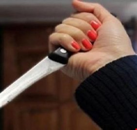 لأسباب غامضة، امرأة 