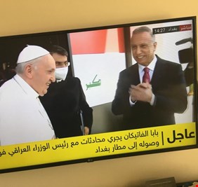 رئيس الوزراء مصطفى الكاظمي  يخطف الأضواء بالاستقبال الرائع