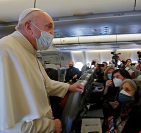 البابا يلتقي 12 عراقياً .. فمن هم الذين إلتقاهم الحبر الأعظم؟