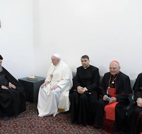 لقاء البابا مع السيستاني يحدث ضجة في الأوساط العالمية، والواشنطن بوست تتحدث عن ال 50 دقيقة التاريخية..