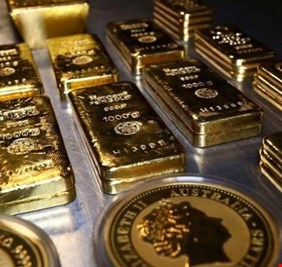 تحفيز بايدن ينقذ الذهب من الانتحار.. والفضة على الدرب