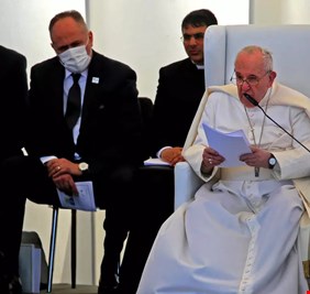 ما حقيقة اختفاء الكرسي الذي جلس عليه البابا في مدينة اور الأثرية؟