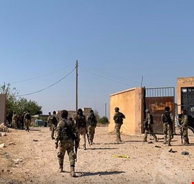 لأن القوات الأمريكية لاتستطيع ضربها داخل حدود العراق .. فصائل عراقية تغادر سورية وتستأجر منازل في القائم وحصيبة!