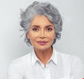 مواقع التواصل تشتعل بأجر سوسن بدر في تطبيق تهنئة عيد الأم