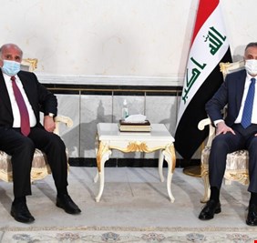 الكاظمي في زيارة لوزارة الخارجية يدعو لاعتماد 