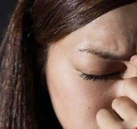 أسباب الصداع وكيفية التخلص منه