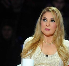 بعد مهاجمتها.. نادية الجندي تعتذر لجمهور شادية: لم أقصد الإساءة