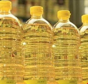 التجارة تعلن البدء بتجهيز وجبة جديدة من مادة زيت الطعام