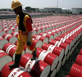 بعد هبوط مؤقت .. أسعار النفط العالمي ترتفع وتحلق مرة أخرى، وتوقعات بمزيد من الارتفاع !