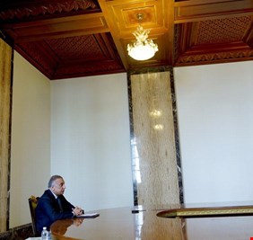 هذه كواليس اللقاء الفيديوي بين رئيس الوزراء مصطفى الكاظمي والملك السعودي سلمان بن عبد العزيز