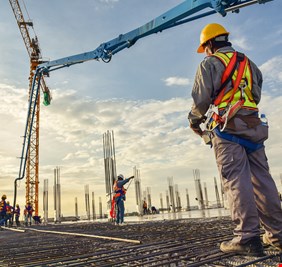 الكاظمي يفتح ملف السكن، ويدعو  الشركات المصرية للإستثمار في البناء وإعادة إعمار العراق