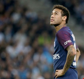 القضاء الإسباني يطارد نيمار بسبب اتهامات بالفساد والاحتيال