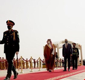 بالصور الجديدة .. بن سلمان يستقبل الكاظمي في الرياض